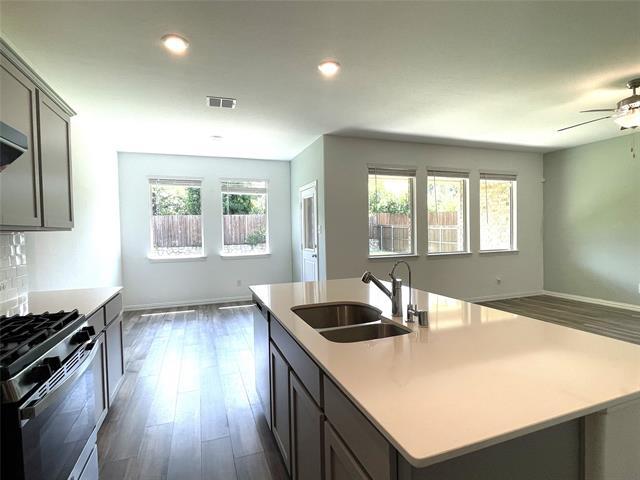 Building Photo - 1617 Roadrunner Dr