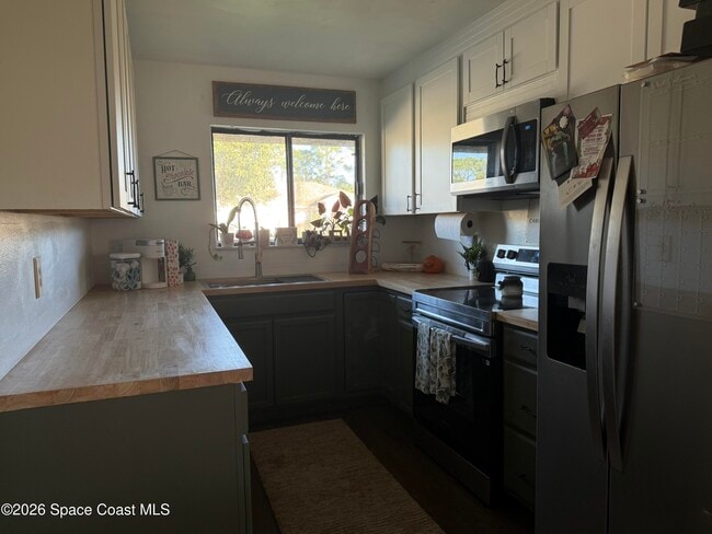 Building Photo - 486 Evergreen St NE