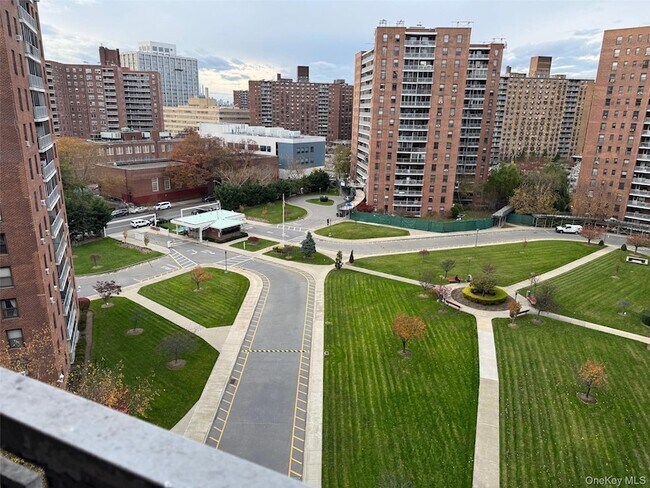 Building Photo - 61-45 98th St