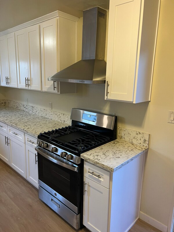 Primary Photo - 1632 W 219th St