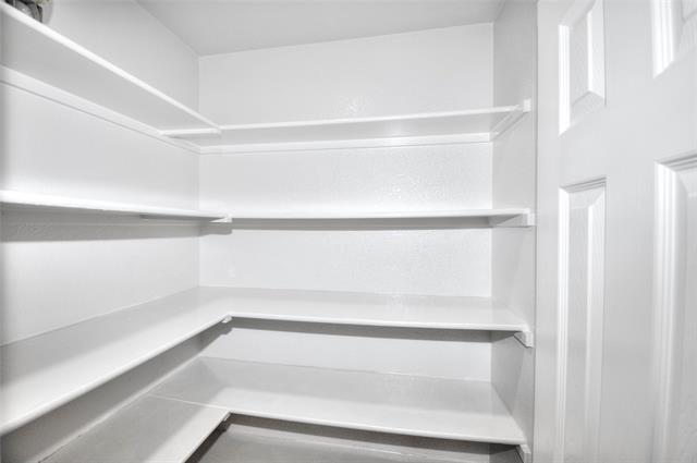 Building Photo - 3913 Plymouth Dr