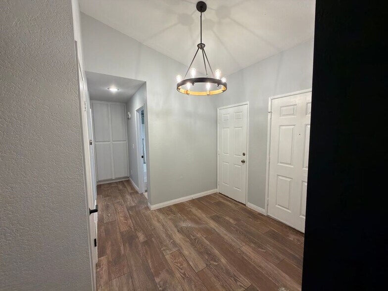 Building Photo - 25582 Dorado Dr