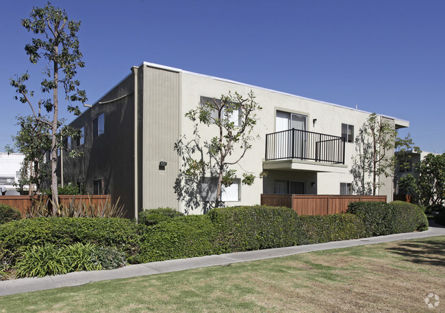 Primary Photo - Shade Tree Apartments