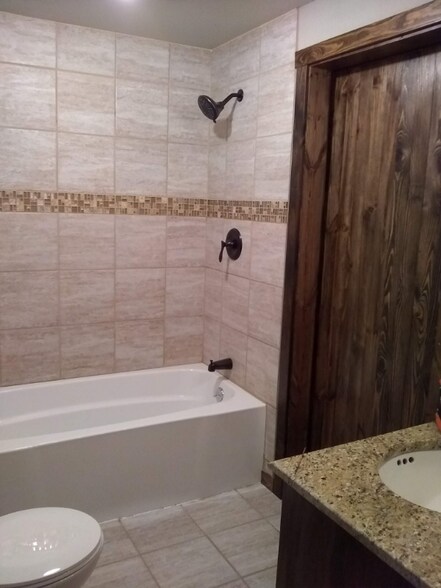 Building Photo - 444 West Ave