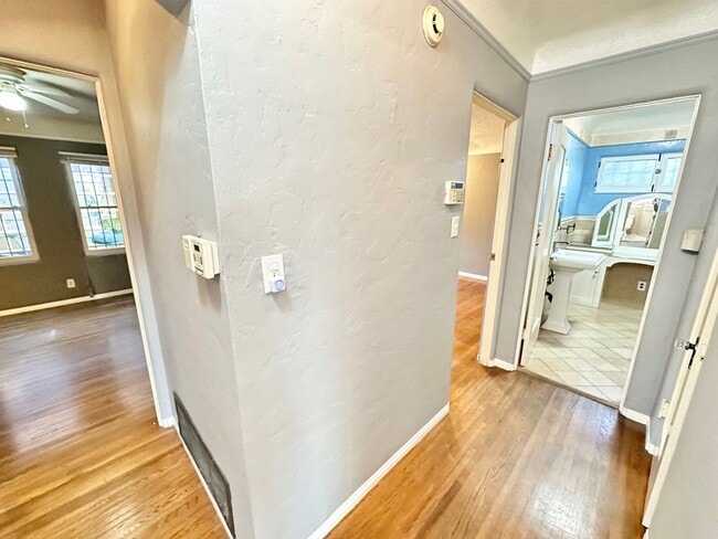 Building Photo - Beautiful Vintage Home with RV Sized Garage and Large Backyard