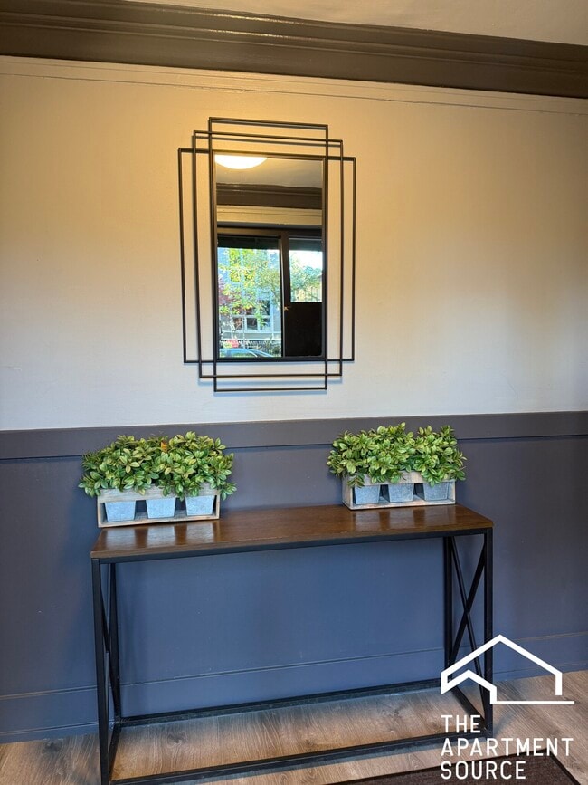 Building Photo - 837 W Wolfram St