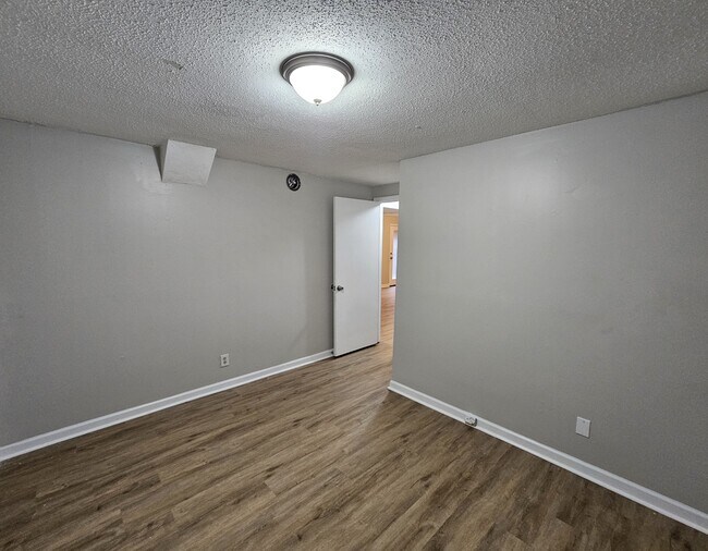 Building Photo - 131 Dolores Dr