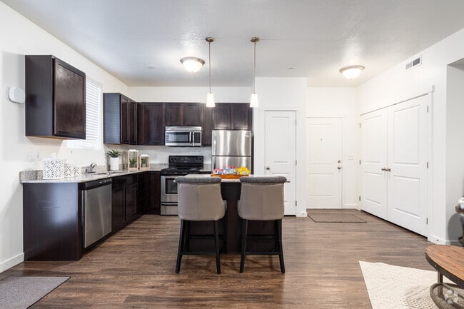 2BR, 2BA - 1,100SF - Aderra Apartments