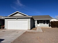 Building Photo - 3 bedroom 2 bath Fernley home in Donner Tr...