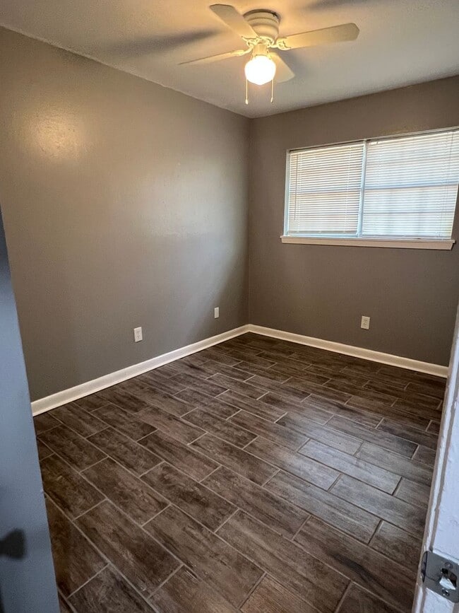 Building Photo - 3014 Nona Cir
