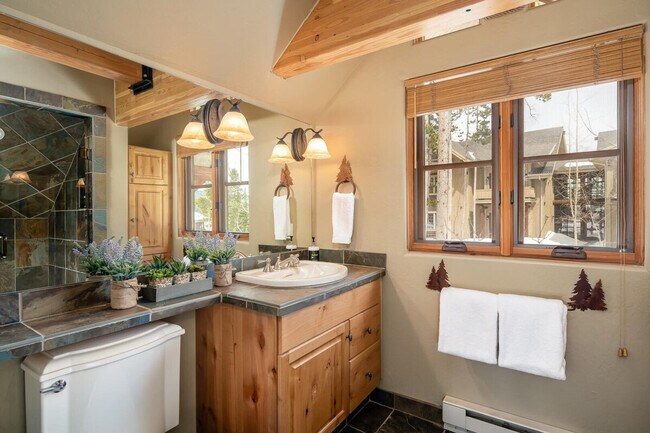 Building Photo - 4 Full Moon Rd