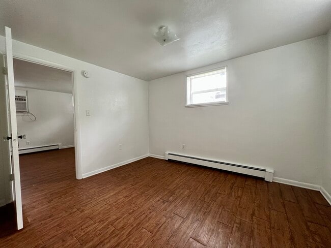 Building Photo - 316 N Locust St