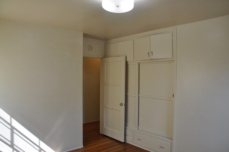 Building Photo - 518 Naranja Dr