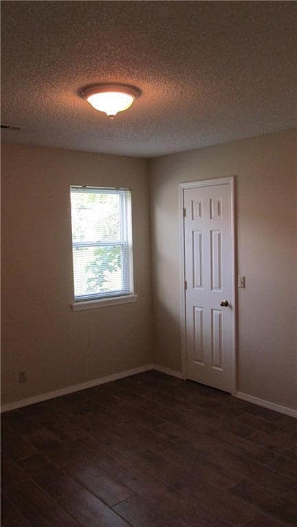 Building Photo - 1405 S 12th St