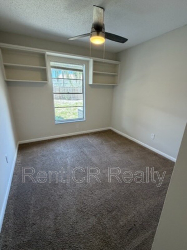 Building Photo - 8913 Wood Lake Ct