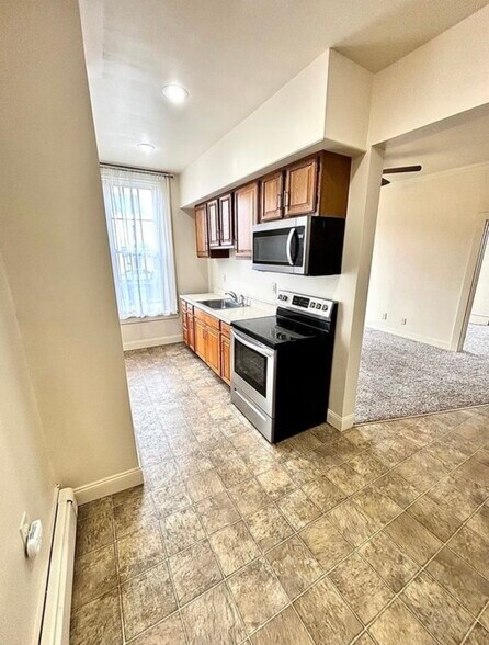 Building Photo - 313 Walnut St