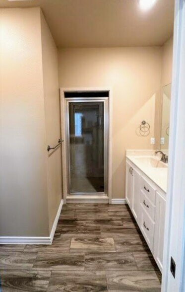 Building Photo - 5415 Rose Gdn Lp