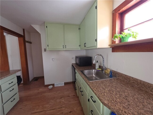 Building Photo - 9 Factory St