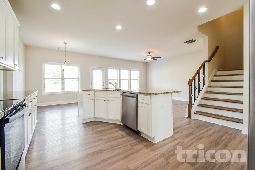 Building Photo - 4020 Bella View Ln