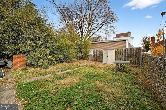 Building Photo - 18 Myrtle Ave