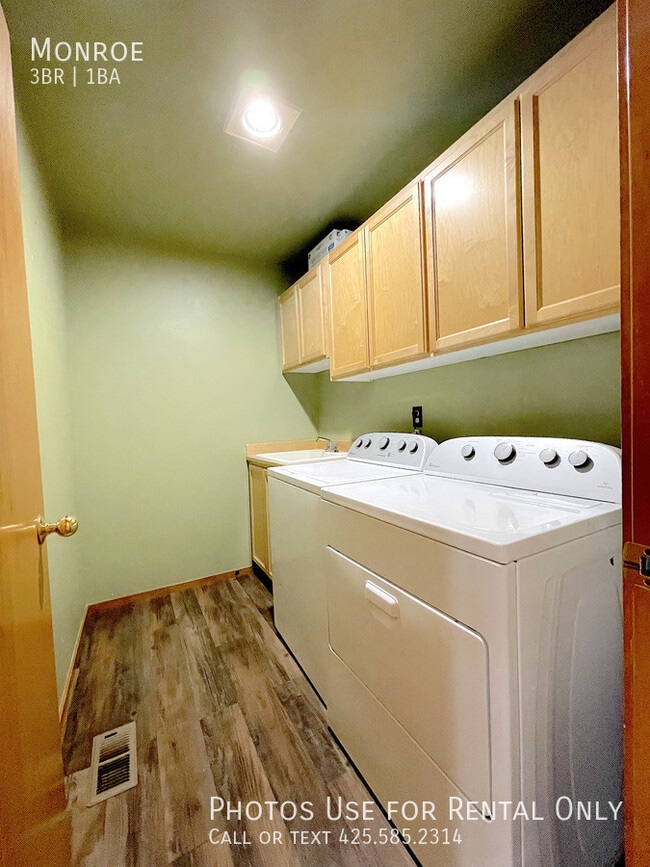 Building Photo - Monroe-