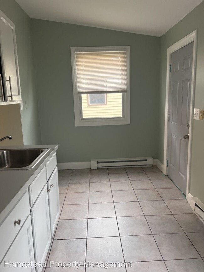 Building Photo - 3 br, 1.5 bath House - 928 Saville Ave