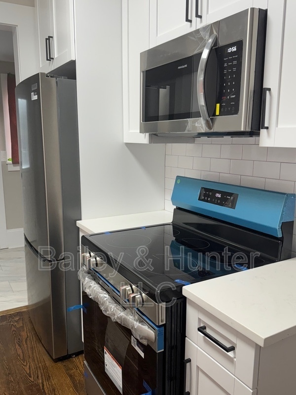 Building Photo - 1385 Hartford Ave SW