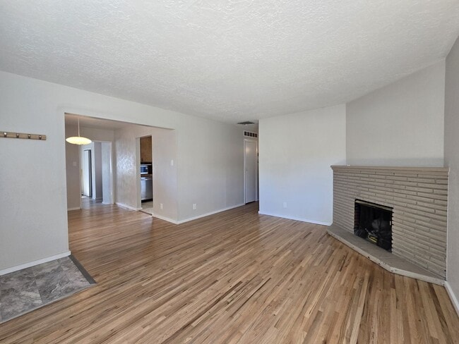 Building Photo - 1018 Camino Carlos Rey