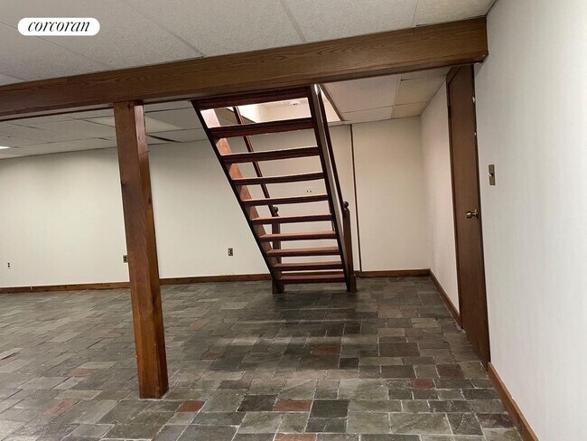 Building Photo - 20 Magee Dr
