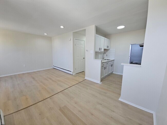 Building Photo - 2201 Murray Ave