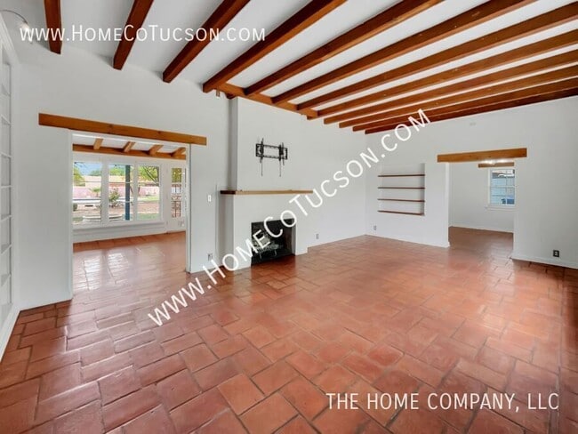 Building Photo - 228 S Country Club Rd