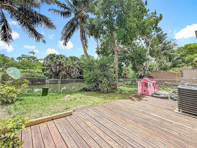 Building Photo - 2686 NW 60th Way