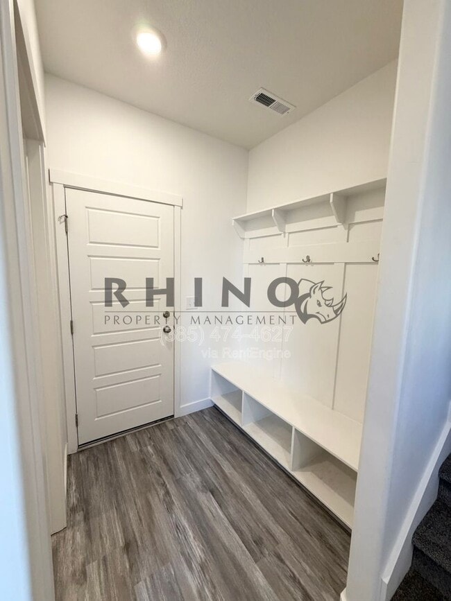 Building Photo - 4673 W Miramonte Wy