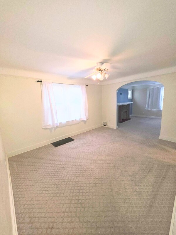 Building Photo - 2337 Burnside Ave