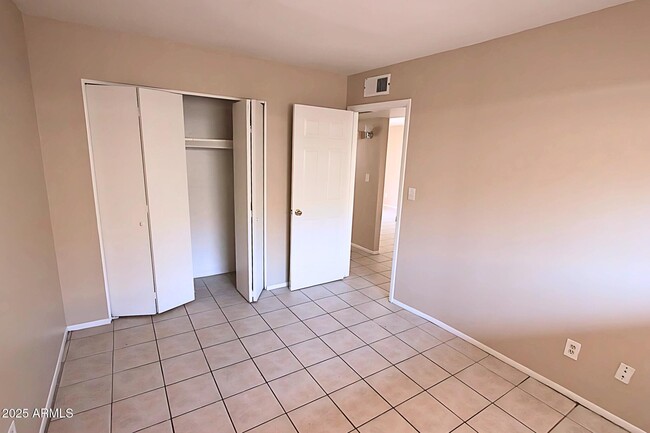 Building Photo - 430 N Hall