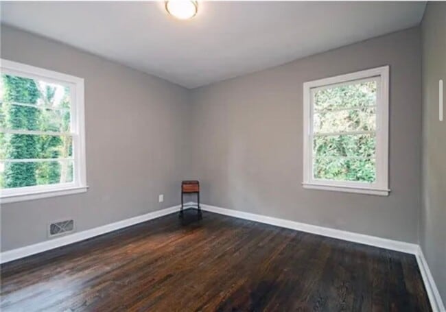 Building Photo - Beautifully renovated 3/2 home in Belvedere Park