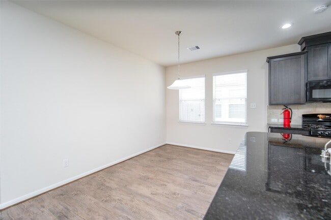 Building Photo - 14215 Campo Vista Dr