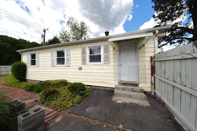 Building Photo - 213 Bassett Ave