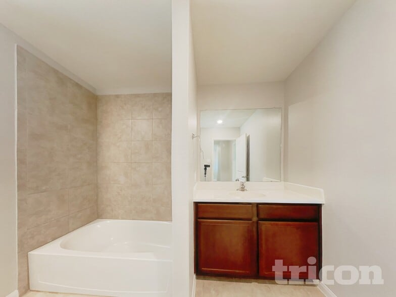 Building Photo - 216 Elm Patch Dr