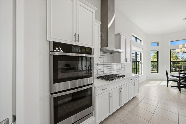 Building Photo - 7818 Rowan Terrace