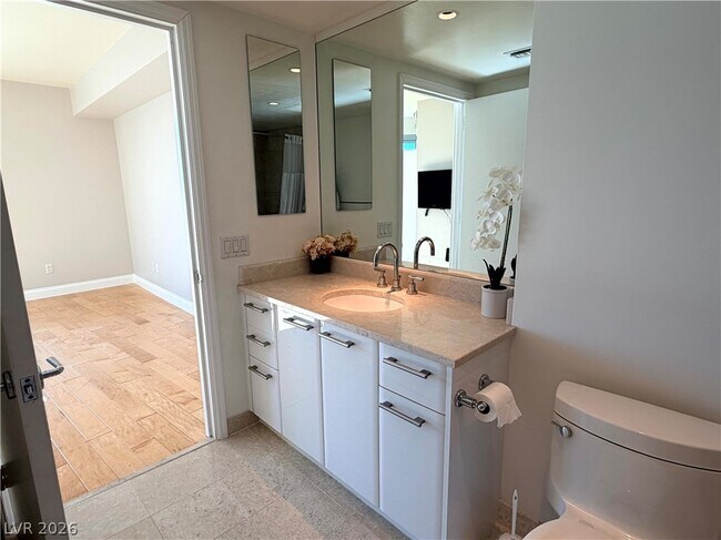 Building Photo - 322 Karen Ave