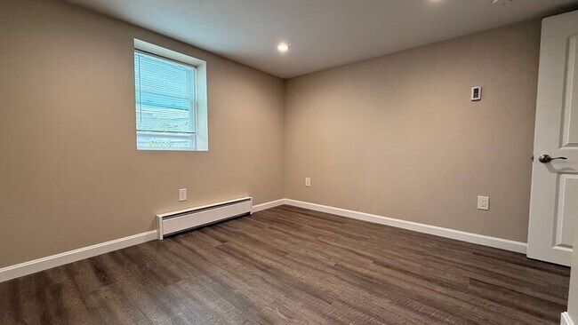 Building Photo - 62 Suffield St
