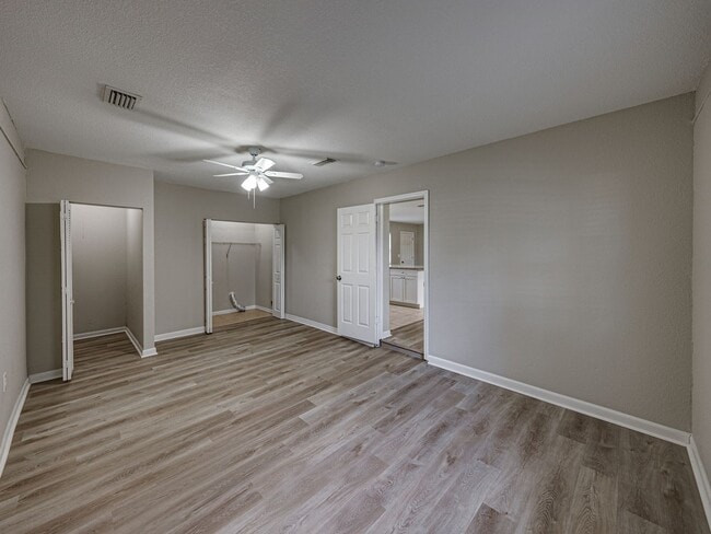 Building Photo - Discover the charm of this delightful home nestled in the serene and welcoming community of North...