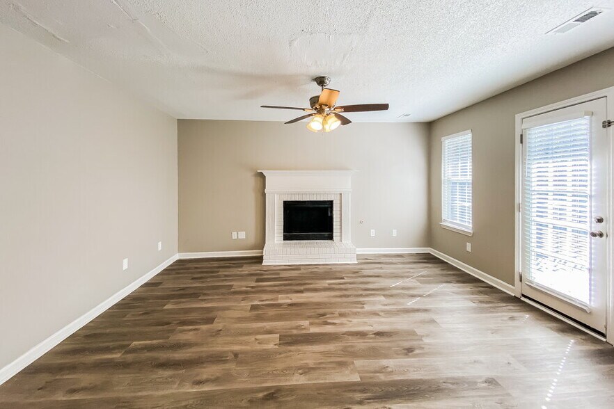 Building Photo - 7605 Briar Crest Ct