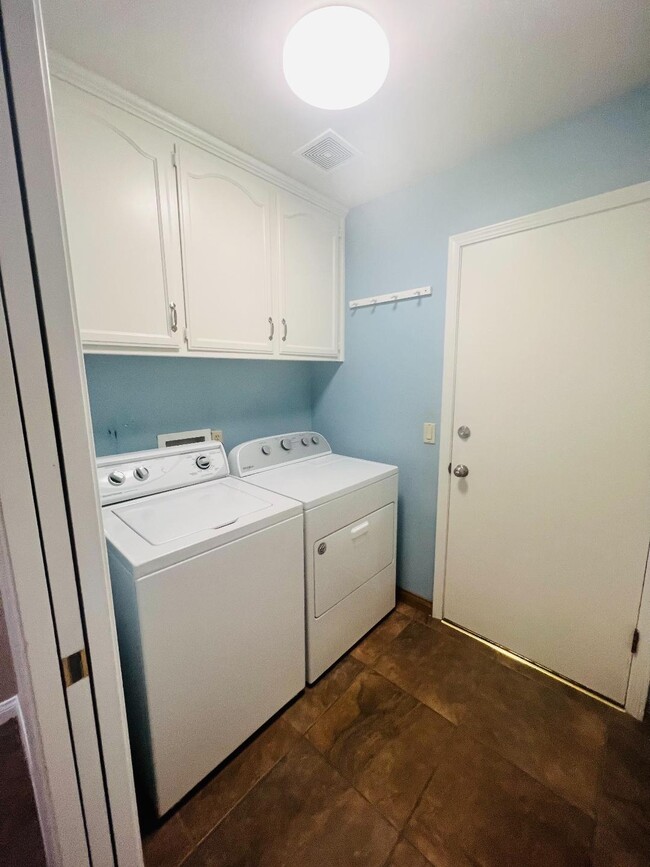 Building Photo - 5205 Secretariat Ln