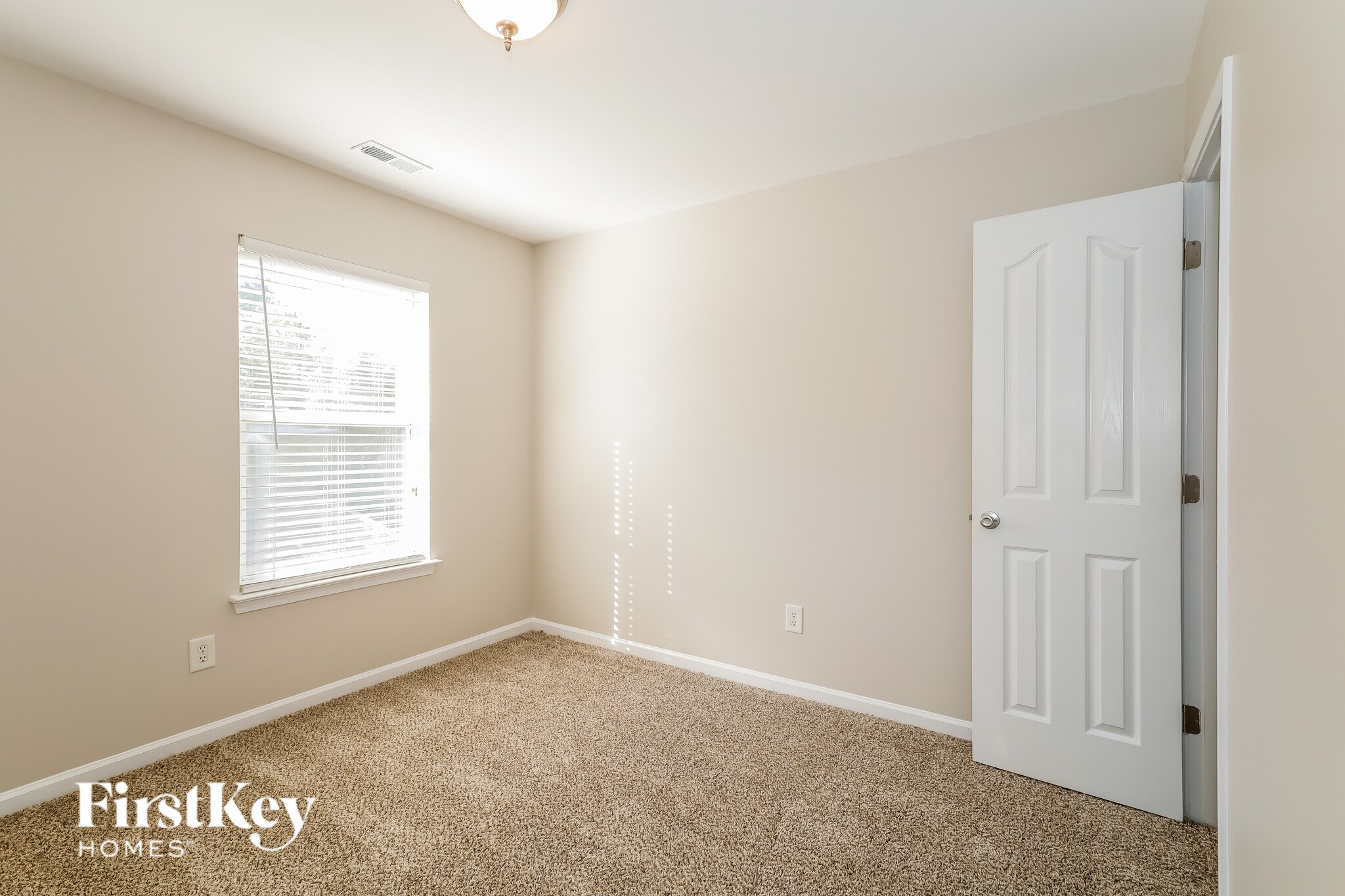 Building Photo - 16034 Stuarts Draft Ct