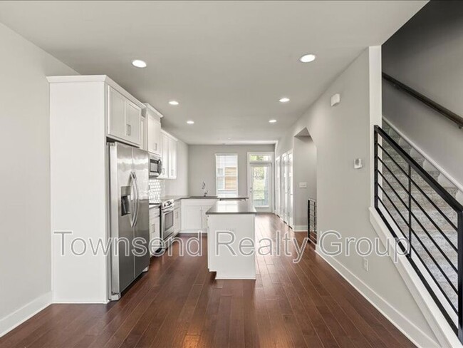 Building Photo - 2122 Bryant Park Dr