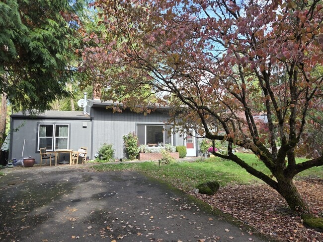 Building Photo - 7277 SW Canyon Ln