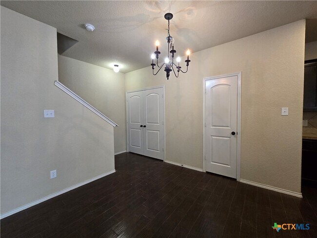 Building Photo - 292 Rosalie Dr