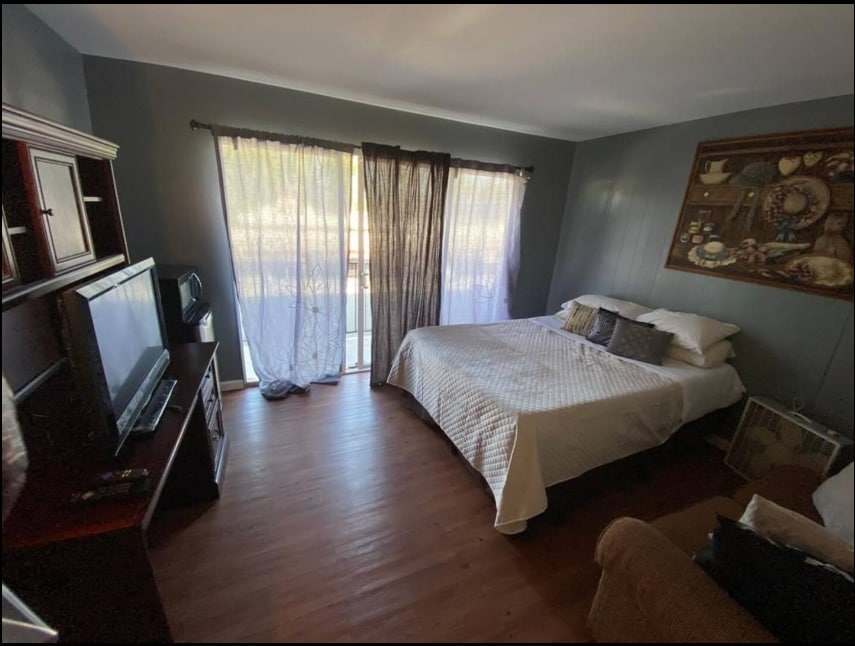 master bedroom - 805 Tully Rd